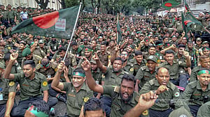 আনসার আন্দোলন: পুলিশের কাজে বাধা দেওয়ার ‘প্রমাণ’ পেয়েছেন তদন্ত কর্মকর্তা