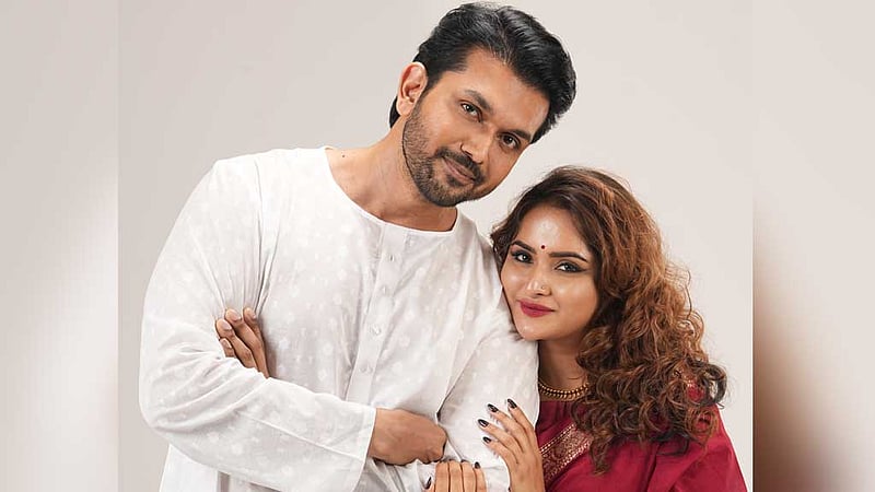 ভার্চুয়াল জগতের মোহ বনাম মফস্বলের বাস্তবতা, একসঙ্গে শুভ-কেয়া পায়েল