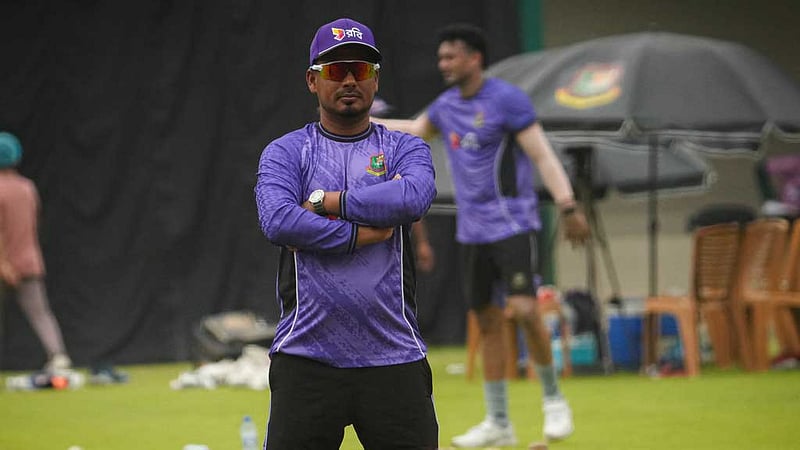 জিম্বাবুয়েতে ব্যর্থতায় অনুশীলন ম্যাচ না থাকার দায় দিলেন আশরাফুল