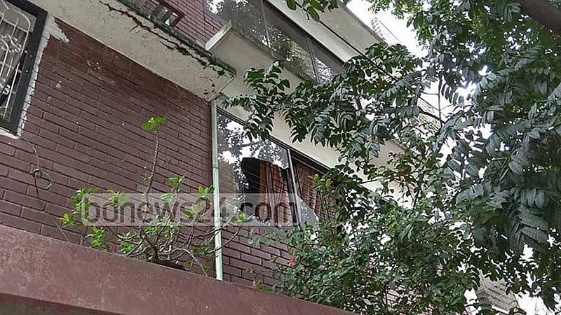 বার্নিকাটের গাড়িবহরে হামলা: দুই জনের সাক্ষ্য