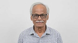 প্রতিভায় বহুমুখী, অঙ্গীকারে অবিচল