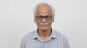 প্রতিভায় বহুমুখী, অঙ্গীকারে অবিচল