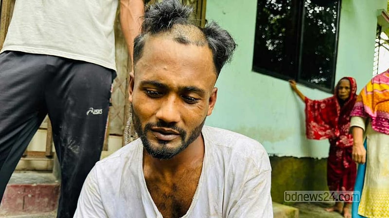বরিশালে বাড়িতে ঢুকে চুরির চেষ্টা, যুবককে ন্যাড়া করে পুলিশে