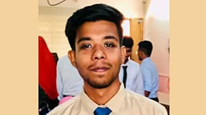 মেস থেকে বরিশাল বিশ্ববিদ্যালয় শিক্ষার্থীর ঝুলন্ত লাশ উদ্ধার