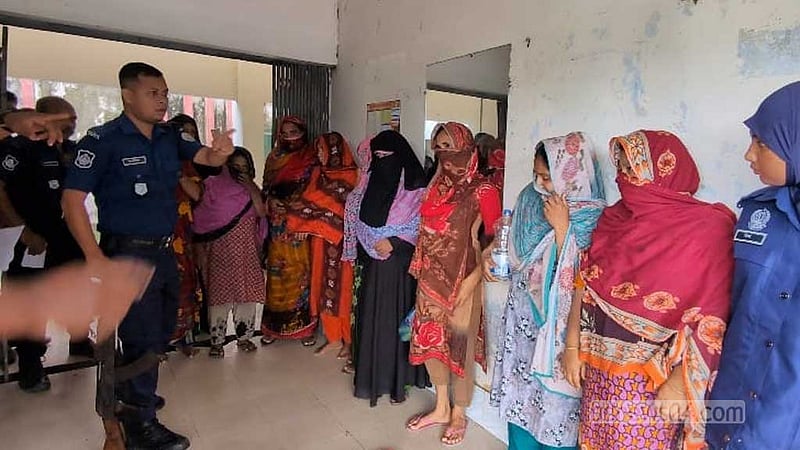 মৃত্যুর গুজবে থানায় হামলা: ৩৪৩ জনের বিরুদ্ধে মামলা, গ্রেপ্তার ১৮