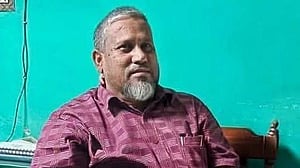 বাবার লাশ বাড়িতে রেখে এইচএসসি পরীক্ষাকেন্দ্রে মাসুমা