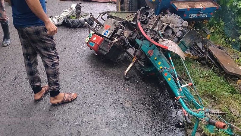 যশোরে খেলা দেখে ফেরার পথে বাইক দুর্ঘটনায় ২ তরুণের মৃত্যু