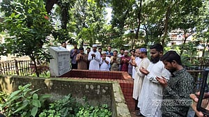 গোয়ার্তুমি বাদ দিয়ে শিক্ষার্থীদের সঙ্গে বসুন, সরকারকে নাসীরুদ্দীন পাটওয়ারী