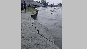 ধুনটে যমুনার তীব্র ভাঙন, ১২ দিনে বিলীন ২০০ মিটার এলাকা