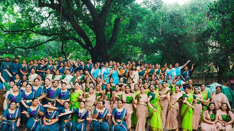 চারুকলায় ৩০০ শিল্পীর ‘ঘনঘটা ২’, যে আয়োজনে ছাতা ‘নিষিদ্ধ’