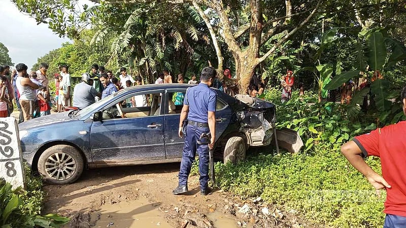 ব্রাহ্মণবাড়িয়ায় রেলক্রসিংয়ে ট্রেনের ধাক্কায় প্রাইভেট কারের যাত্রী নিহত