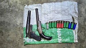 চাঁদপুরে ঝোপ থেকে ২ শটগান ও ১২ গুলি উদ্ধার