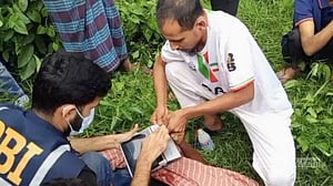চাঁদপুরে সড়কের পাশে পড়েছিল অজ্ঞাত যুবকের রক্তাক্ত লাশ