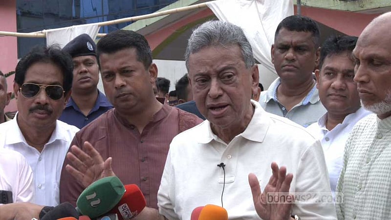 বন্যার্তদের পুনর্বাসন শেষ না হওয়া পর্যন্ত সব কার্যক্রম চলবে: আমির খসরু