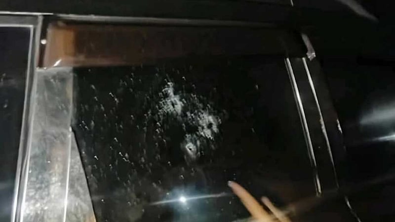 চট্টগ্রামে ইটভাটা মালিকের গাড়ি লক্ষ্য করে গুলি