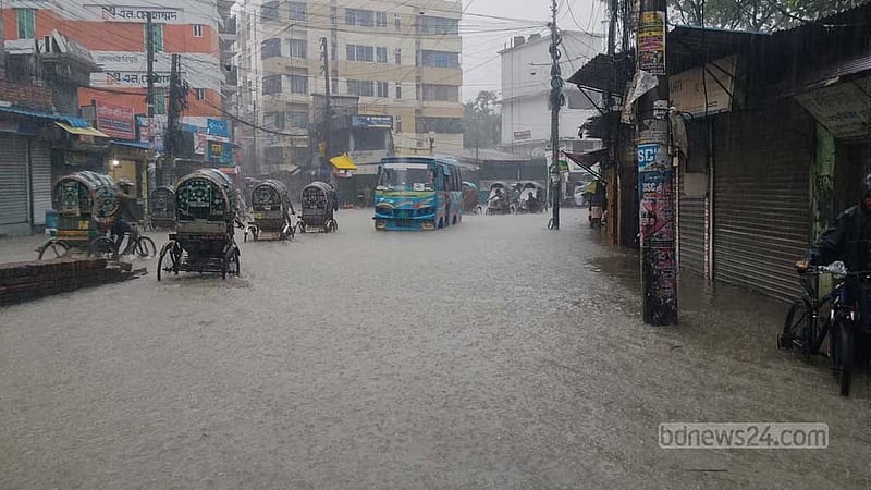 চট্টগ্রামে ৩৩০ মিলিমিটার বৃষ্টি, কয়েক স্থানে জলাবদ্ধতা