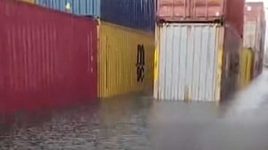 চট্টগ্রামে বন্যা: বন্দরে ‘নষ্ট হওয়া’ পণ্যের ক্ষতিপূরণ দাবি পোশাক খাতের ৪ সংগঠনের