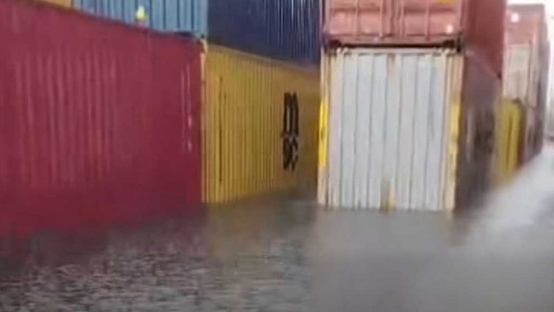 চট্টগ্রামে বন্যা: বন্দরে ‘নষ্ট হওয়া’ পণ্যের ক্ষতিপূরণ দাবি পোশাক খাতের ৪ সংগঠনের