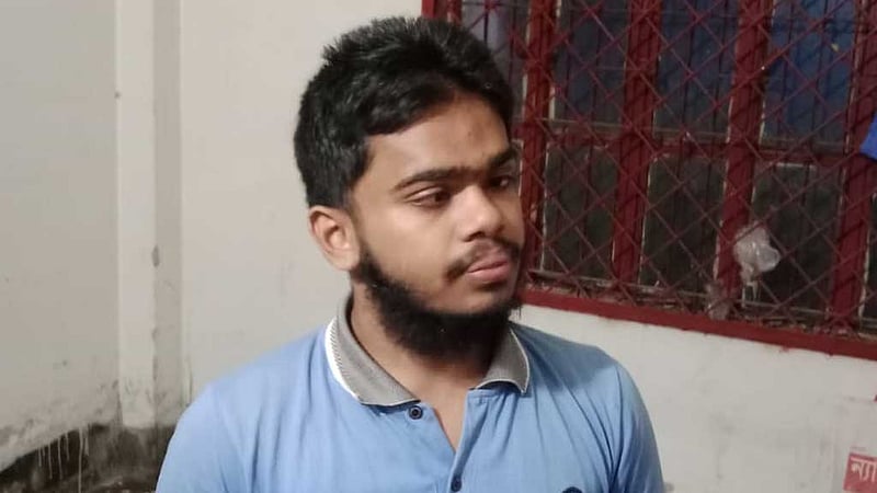 শাটলে ওঠার সময় চবি ছাত্রীকে যৌন হয়রানি অভিযোগ, তরুণ গ্রেপ্তার