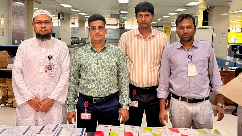 চট্টগ্রাম বিমানবন্দরে ৬৫ লাখ টাকার বিদেশি সিগারেট জব্দ