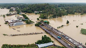 বন্যা ও পাহাড় ধস: মৃত্যু বেড়ে ৪৪, ক্ষতিগ্রস্ত ১০ লাখের বেশি