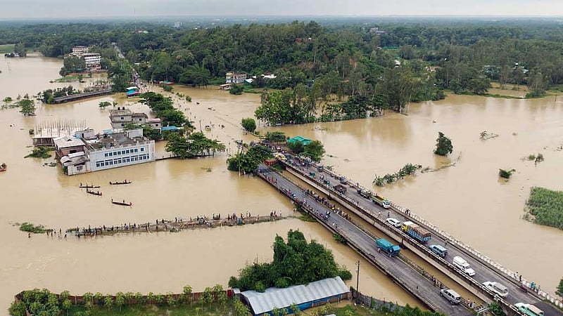 বন্যা ও পাহাড় ধস: মৃত্যু বেড়ে ৪৪, ক্ষতিগ্রস্ত ১০ লাখের বেশি