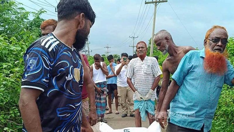 গোমতী চরের ডোবায় ভাসছিল অজ্ঞাত ব্যক্তির লাশ
