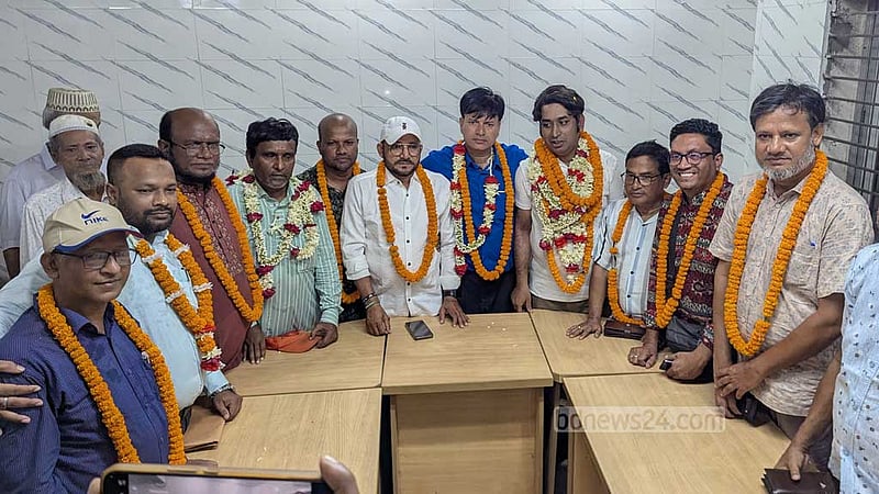 কুমিল্লা প্রেস ক্লাবের সভাপতি ফারুক, সম্পাদক জিতু