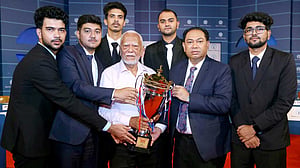 সরকারকে অর্থনীতি ‘পুনরুদ্ধারে’ সময় দিতে হবে: আবু আহমেদ