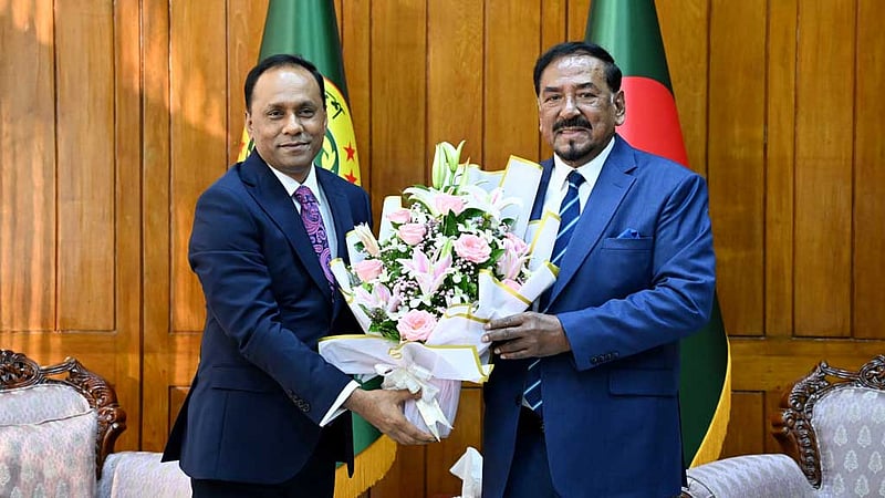ভারপ্রাপ্ত রাষ্ট্রপতি হাফিজ উদ্দিনকে ডেপুটি স্পিকার ও চিফ হুইপের শুভেচ্ছা