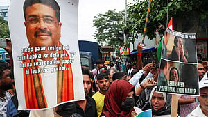 প্রশ্নফাঁস আন্দোলন থেকেই উত্থান হয়েছিল ভারতের পদত্যাগী শিক্ষামন্ত্রীর