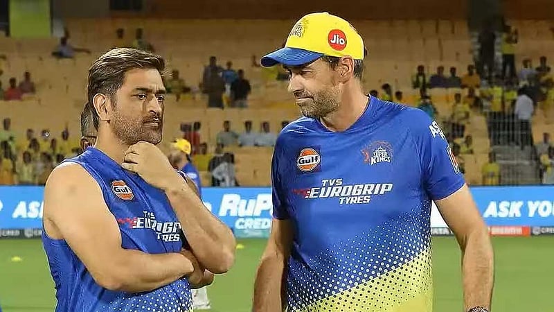ইংল‍্যান্ড দলে কে হবেন ‘ফ্লেমিংয়ের ধোনি’, ভাবনায় ভন