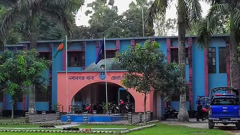 দিনাজপুরে চলন্ত রিকশার ওপর উপড়ে পড়ল গাছ, প্রাণ গেল চালকের