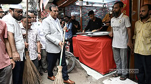 ডিএসসিসির ১০ অঞ্চলে একযোগে ‘ক্লিনিং ডে’ পালন