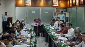 স্থানীয় সরকার নির্বাচনের আইন পর্যালোচনায় বৈঠকে ইসি