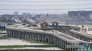 আশুলিয়া এক্সপ্রেসওয়ের নির্মাণযজ্ঞ