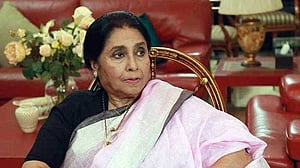 ‘জীবন ও অভিনয়’ নিয়ে দর্শকের মুখোমুখি হচ্ছেন ফেরদৌসী মজুমদার