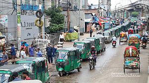 সিএনজি ফিলিং স্টেশনে দীর্ঘ অপেক্ষা