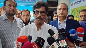 বর্তমানে সারের কোনো ঘাটতি নেই: কৃষিমন্ত্রী