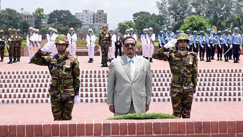 জাতীয় স্মৃতিসৌধে ভারপ্রাপ্ত রাষ্ট্রপতির শ্রদ্ধা