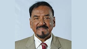 খামেনির জানাজায় অংশ নিয়ে দেশে ফিরলেন স্পিকার