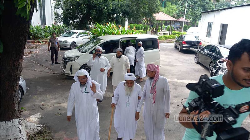শাপলা চত্বর মামলা: খসড়া প্রতিবেদন প্রসিকিউশনে, মতবিনিময়ে হেফাজত নেতারা