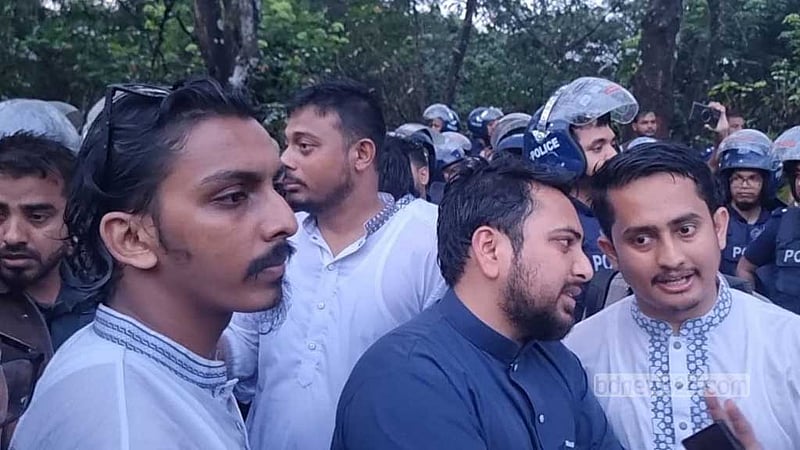 পুলিশি বাধায় হবিগঞ্জে ঢুকতে পারলেন না এনসিপি নেতারা, মামলা দিয়ে গেলেন মৌলভীবাজারে