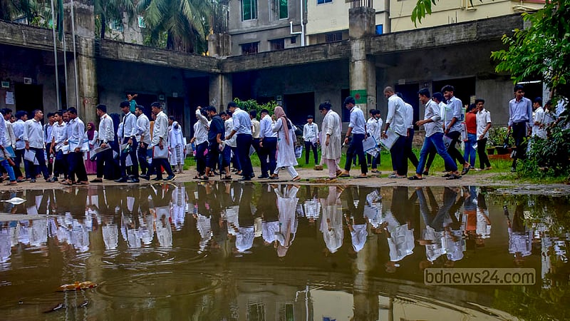 সোয়া ৭ লাখ শিক্ষার্থী শিক্ষার সিঁড়ি থেকে ছিটকে গেল?