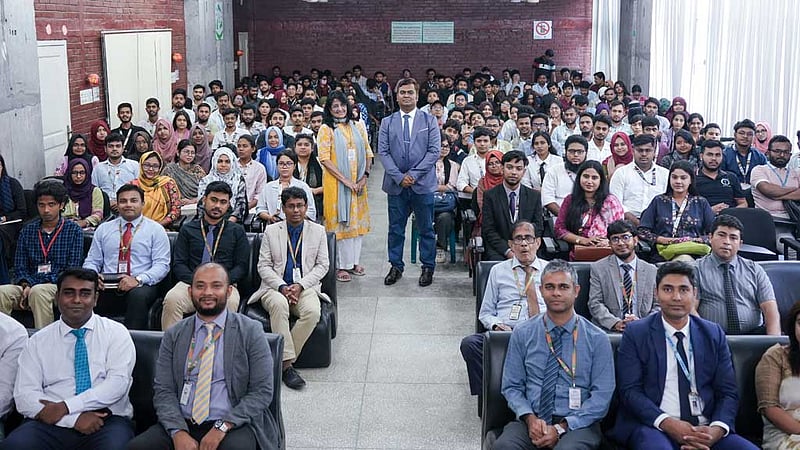 বিদেশি বৃত্তি পাওয়ার কৌশল নিয়ে আইইউবিএটিতে সেমিনার