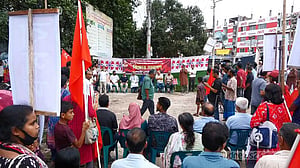 বীরশ্রেষ্ঠ হামিদুর রহমানের ভাস্কর্য ভাঙার প্রতিবাদে বিক্ষোভ, পুনঃস্থাপনের দাবি