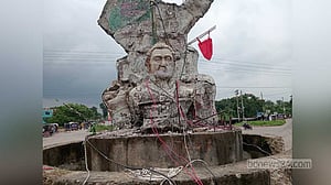 সমালোচনার মুখে বীরশ্রেষ্ঠ হামিদুর রহমানের ভাস্কর্য ভাঙার কাজ স্থগিত