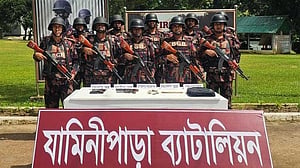 খাগড়াছড়িতে বিজিবির সঙ্গে চোরাকারবারিদের ‘গোলাগুলি’, ৪ পিস্তল উদ্ধার