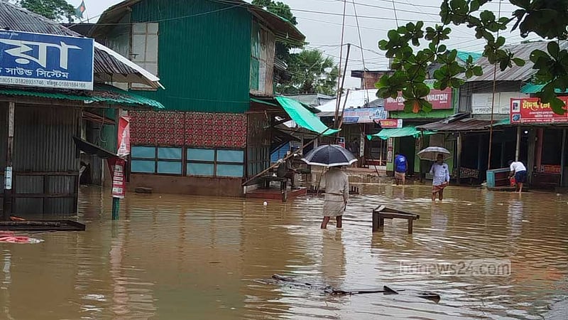 বন্যা: খাগড়াছড়িতে আশ্রয়কেন্দ্র ছাড়ছে মানুষ, দীঘিনালা-লংগদু সড়ক স্বাভাবিক