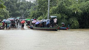 খাগড়াছড়িতে এখনও ডুবে আছে সড়ক-গ্রাম, স্বাভাবিক হয়নি যান চলাচল